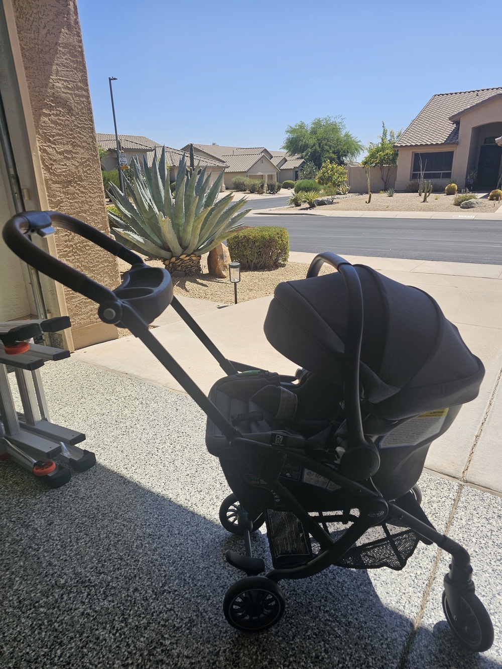 Compact Infant Car Seat Carrier in Black